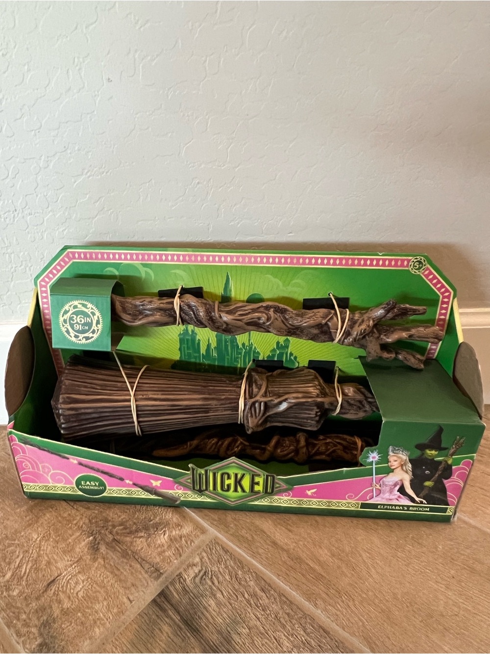 officially licensed Wicked Elphaba's Broom set NIB $25
